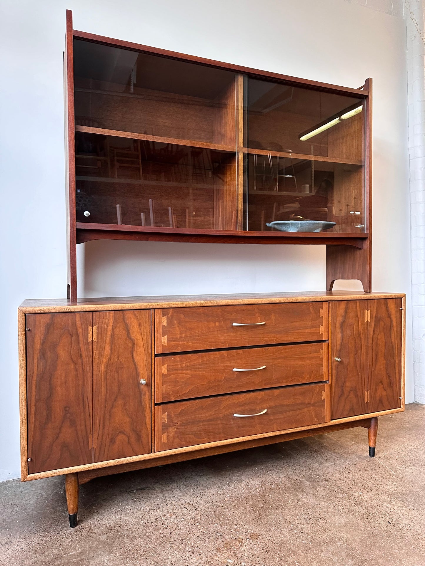 LANE ACCLAIM ANDRES BUS MID-CENTURY TWO PIECE HUTCH