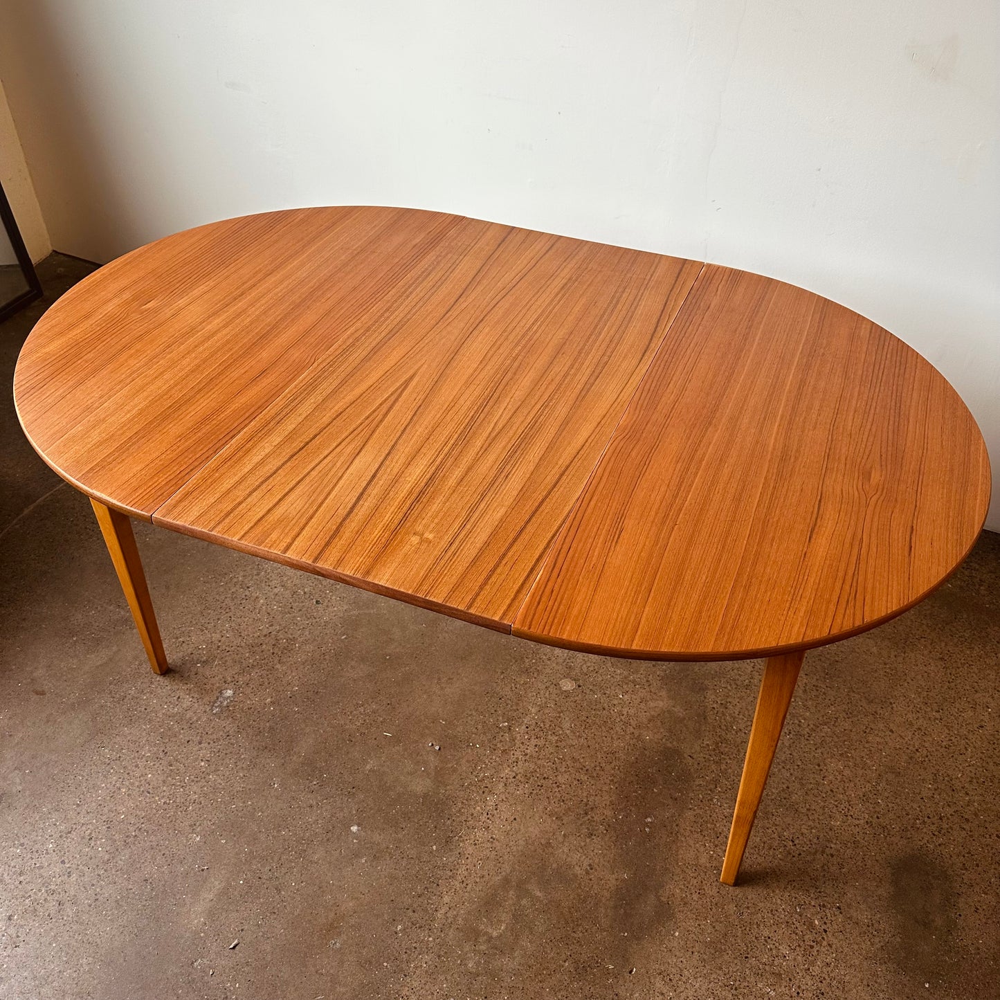 DANISH TEAK ROUND TO OVAL DINING TABLE