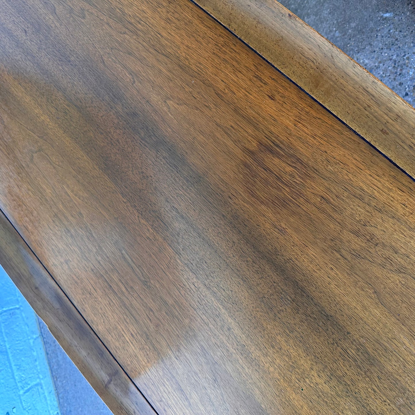DEILCRAFT WALNUT RAISED EDGE COFFEE TABLE