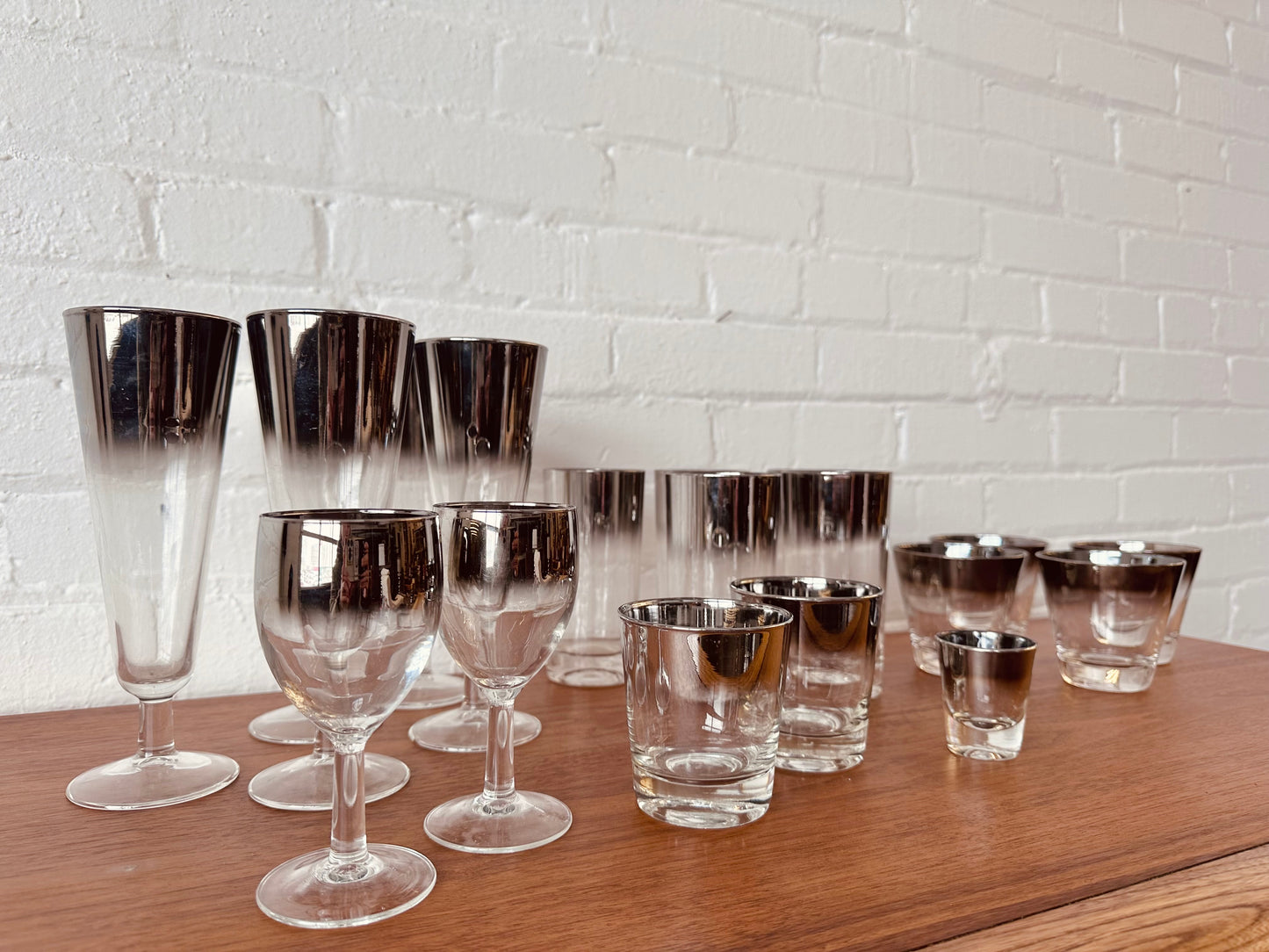 VITERON QUEEN’S LUSTER SILVER FADE GLASSWARE SET