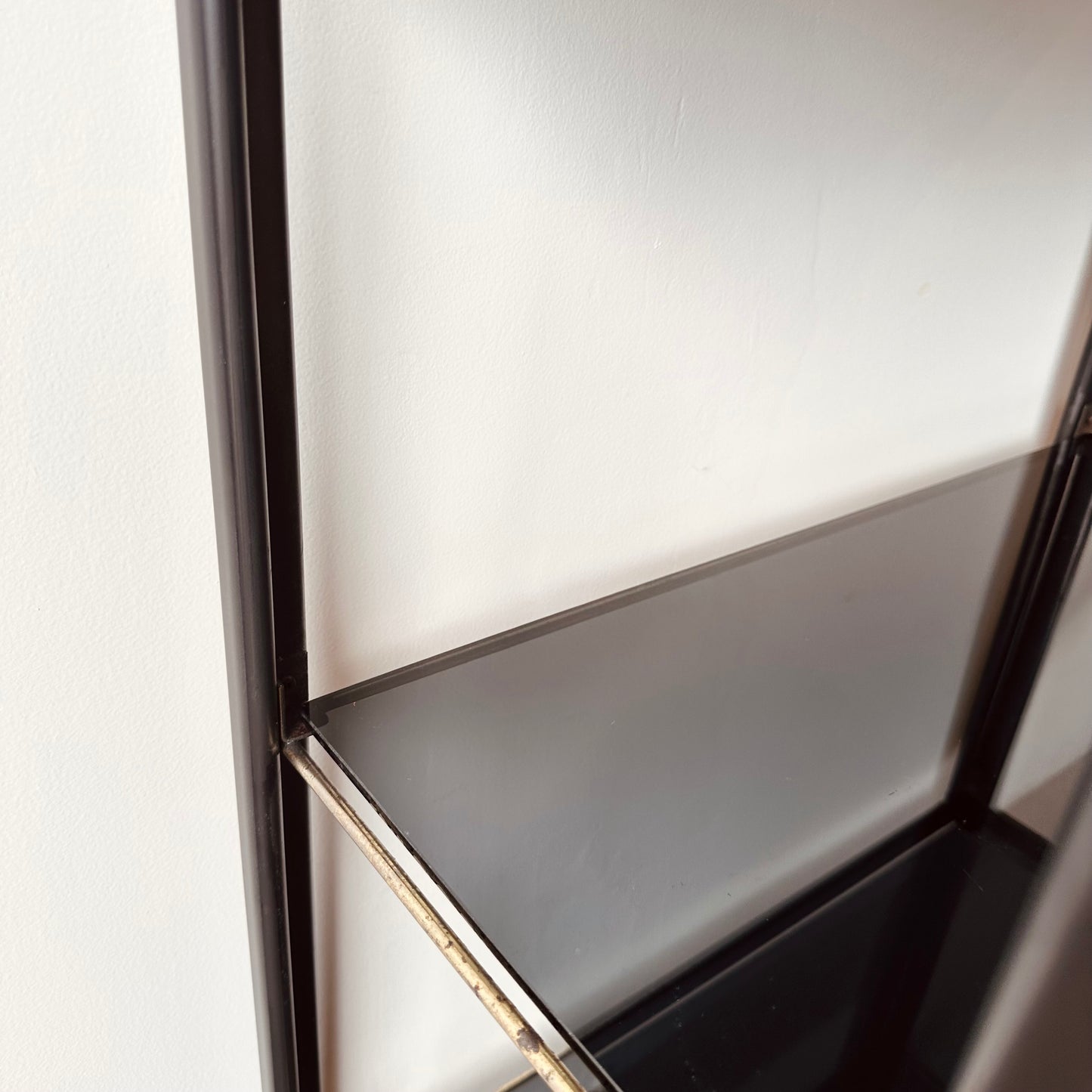 BLACK AND BRASS METAL SHELVE WITH SMOKE GLASS
