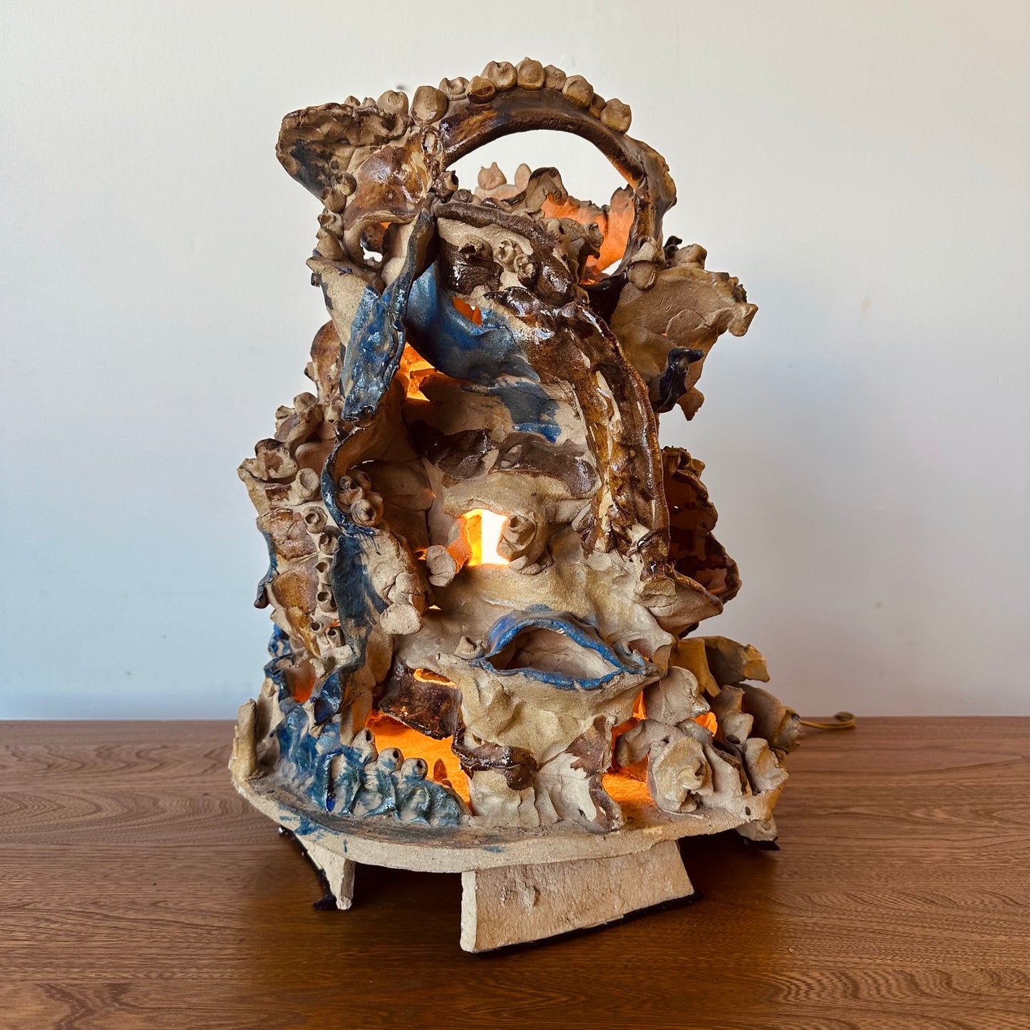 ABSTRACT CERAMIC GLAZED SCULPTURAL LAMP