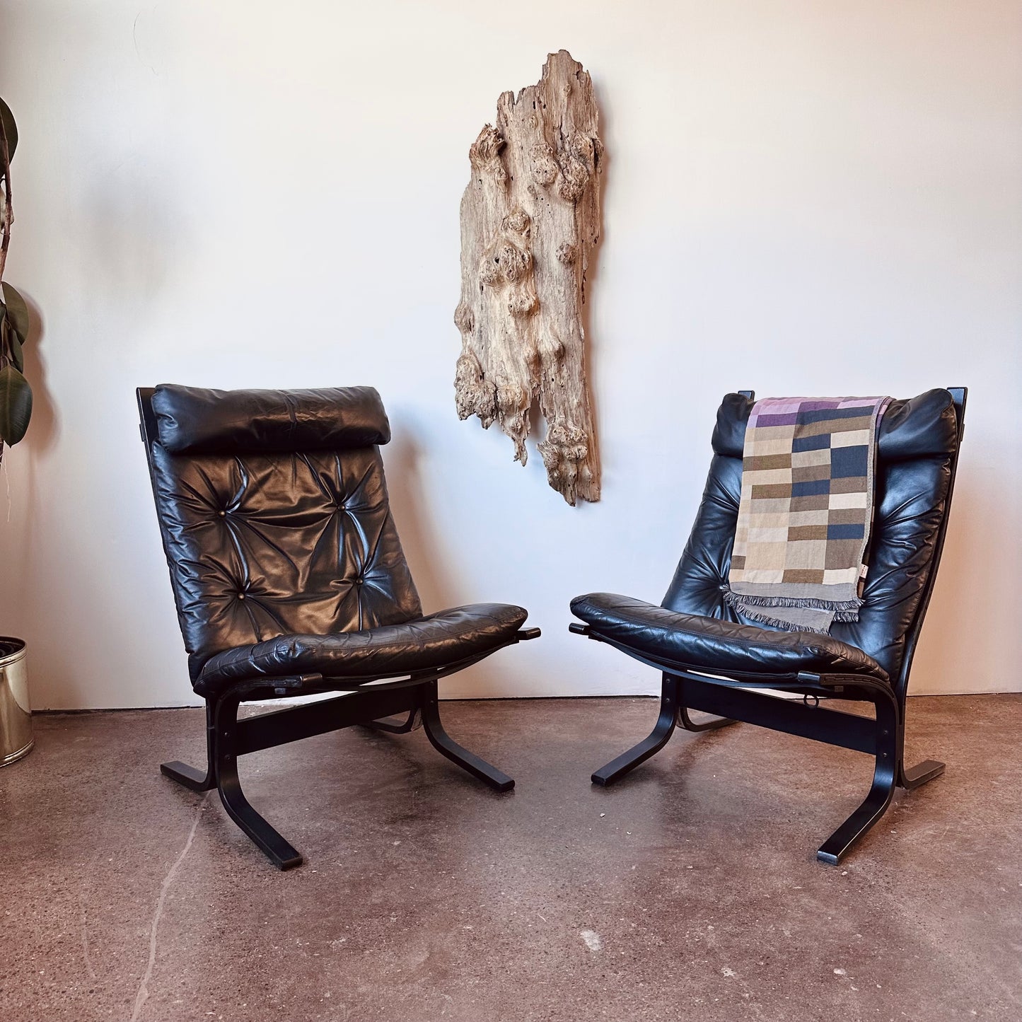 INGAR RELLING BLACK LEATHER HIGHBACK CHAIR FOR WESTNOFA