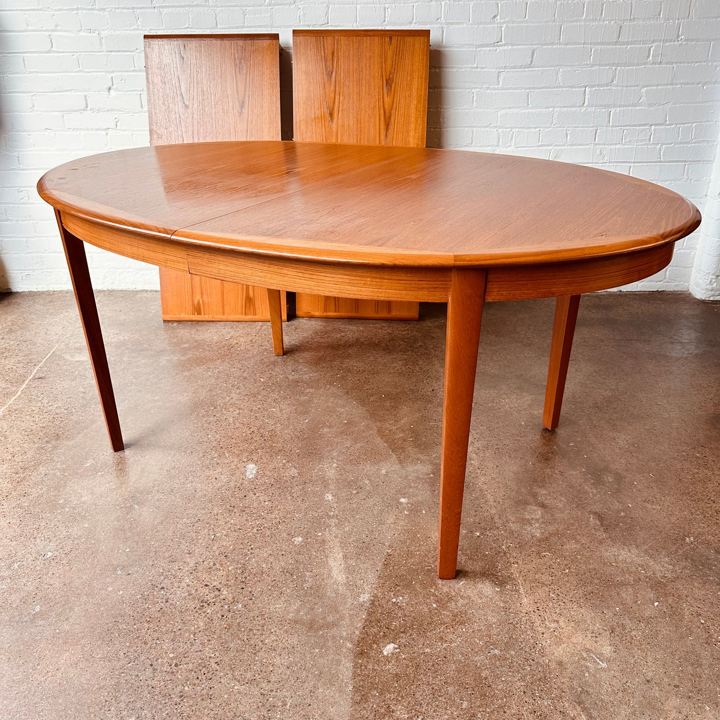 DANISH MODERN OVAL DINING TABLE WITH TWO LEAVES