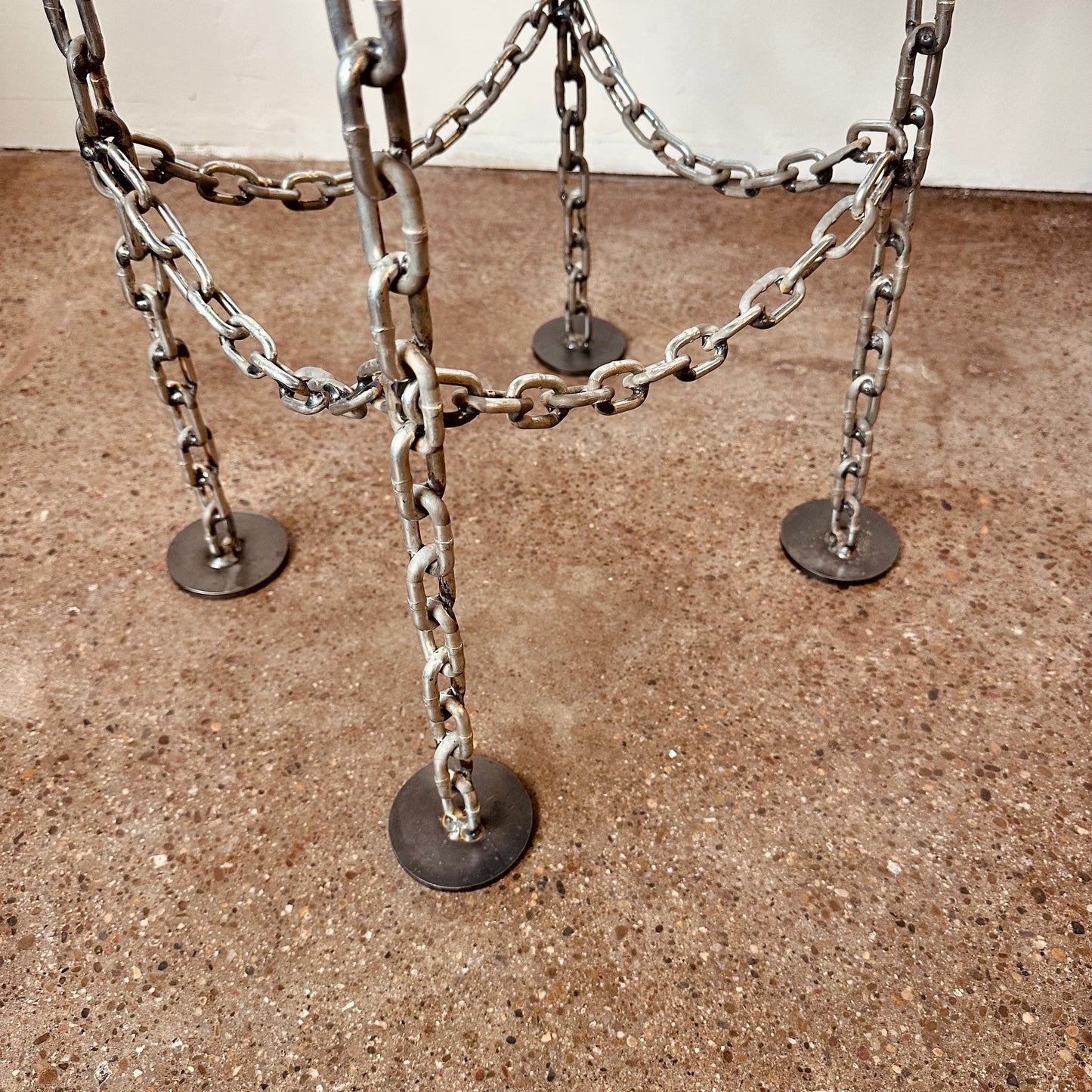 BRUTALIST CHAIN LINK STEEL SIDE TABLE
