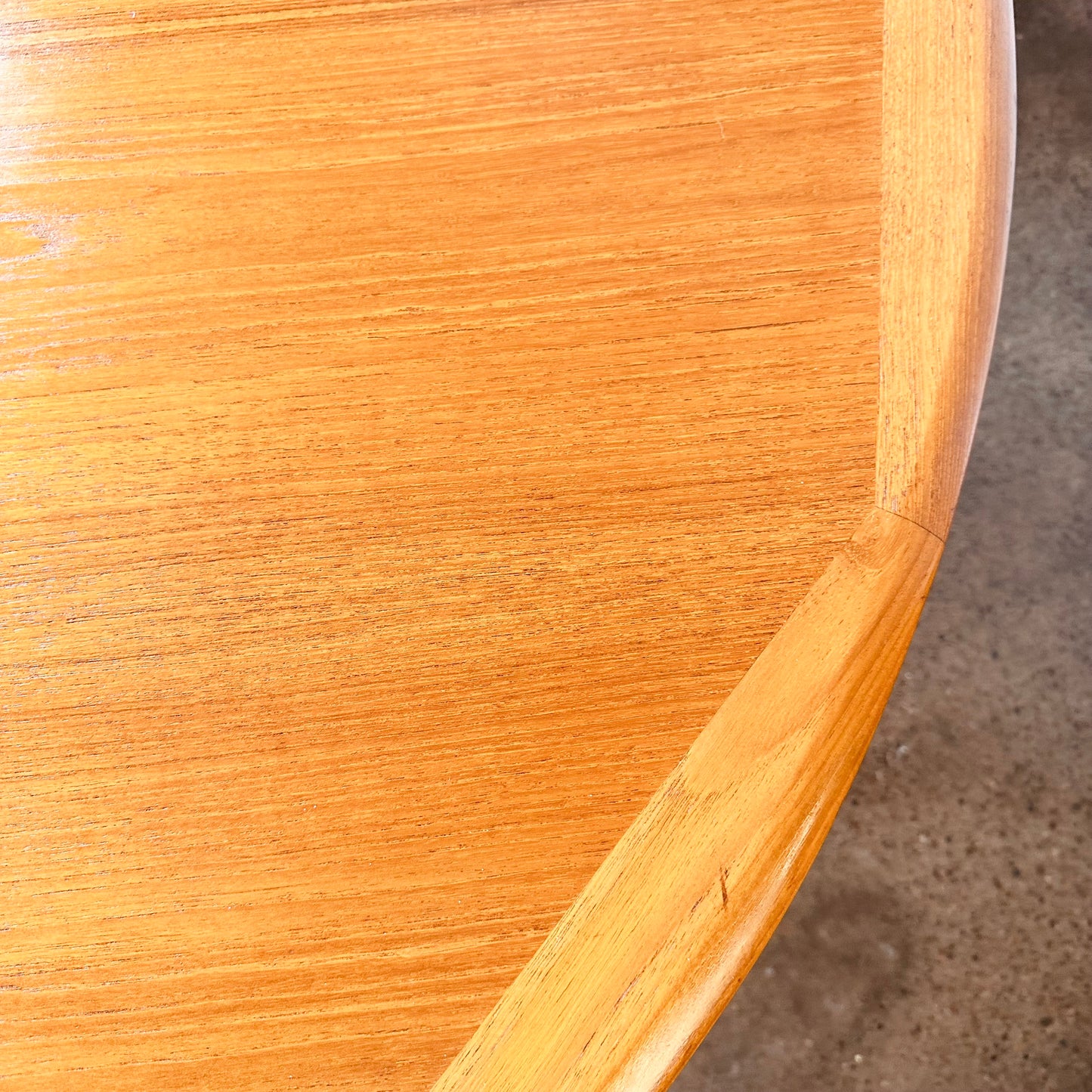 DANISH MODERN OVAL DINING TABLE WITH TWO LEAVES