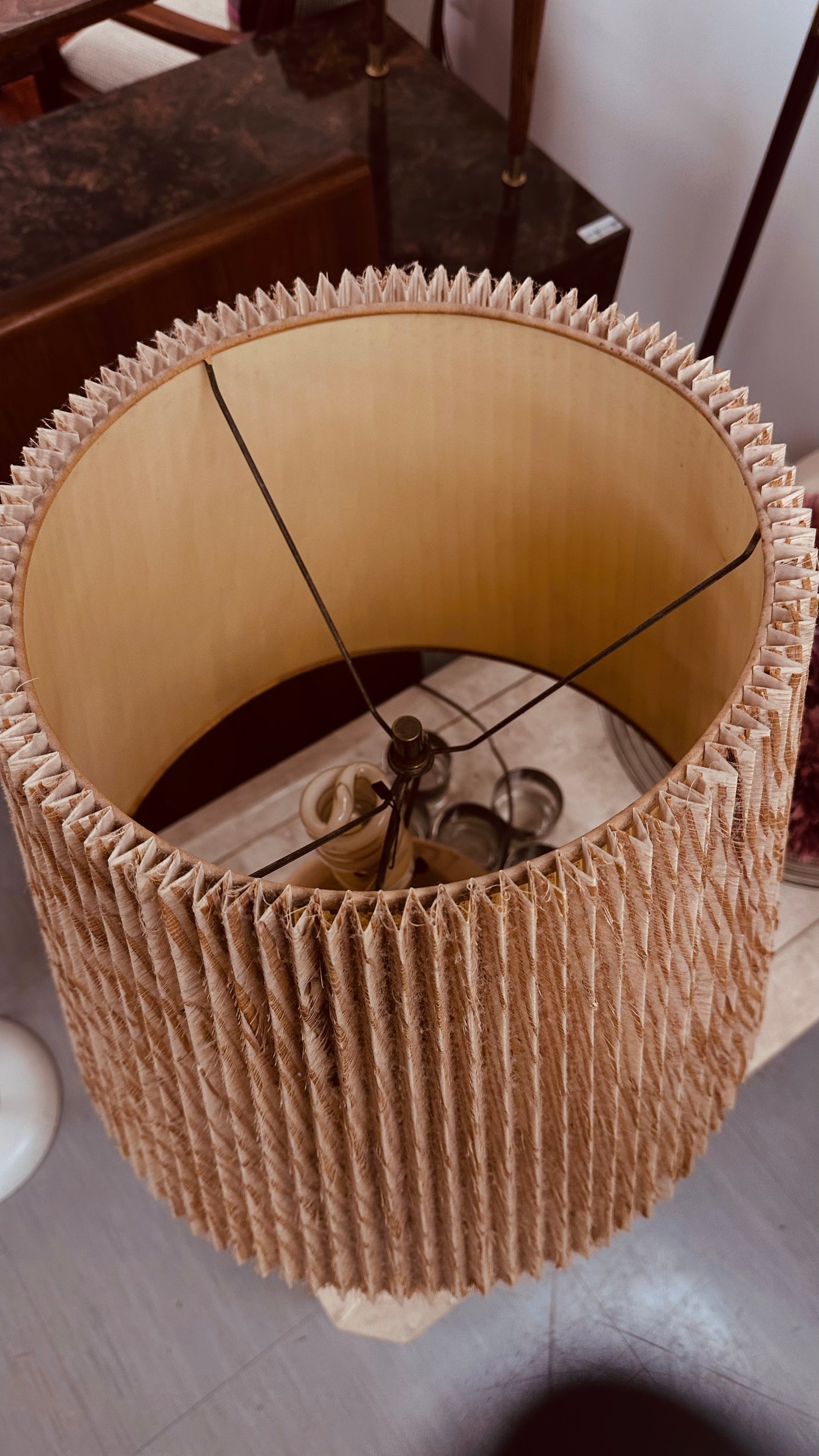 EARTHTONE POTTERY CERAMIC LAMP WITH ORIGINAL LINEN PLEATED SHADE