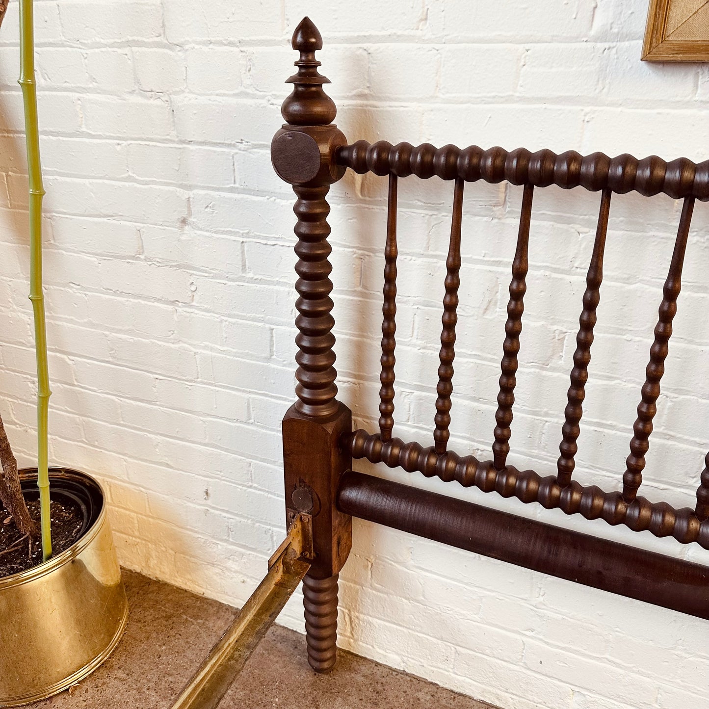 ANTIQUE JENNY LIND SPINDLE SPOOL BED - SIZE FULL