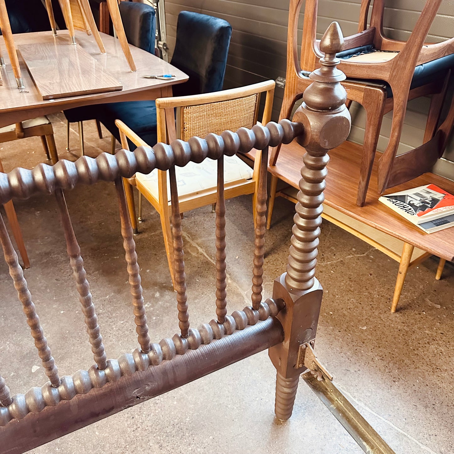 ANTIQUE JENNY LIND SPINDLE SPOOL BED - SIZE FULL