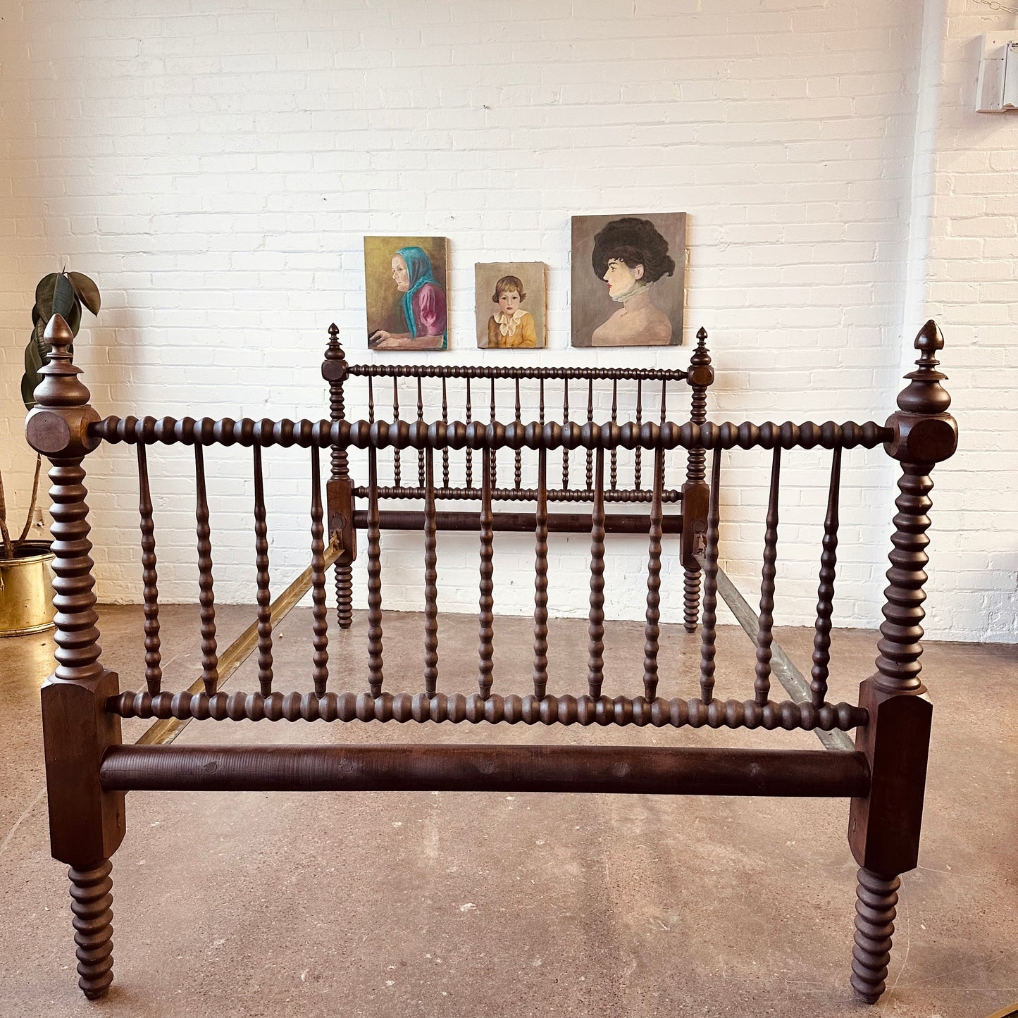 ANTIQUE JENNY LIND SPINDLE SPOOL BED - SIZE FULL