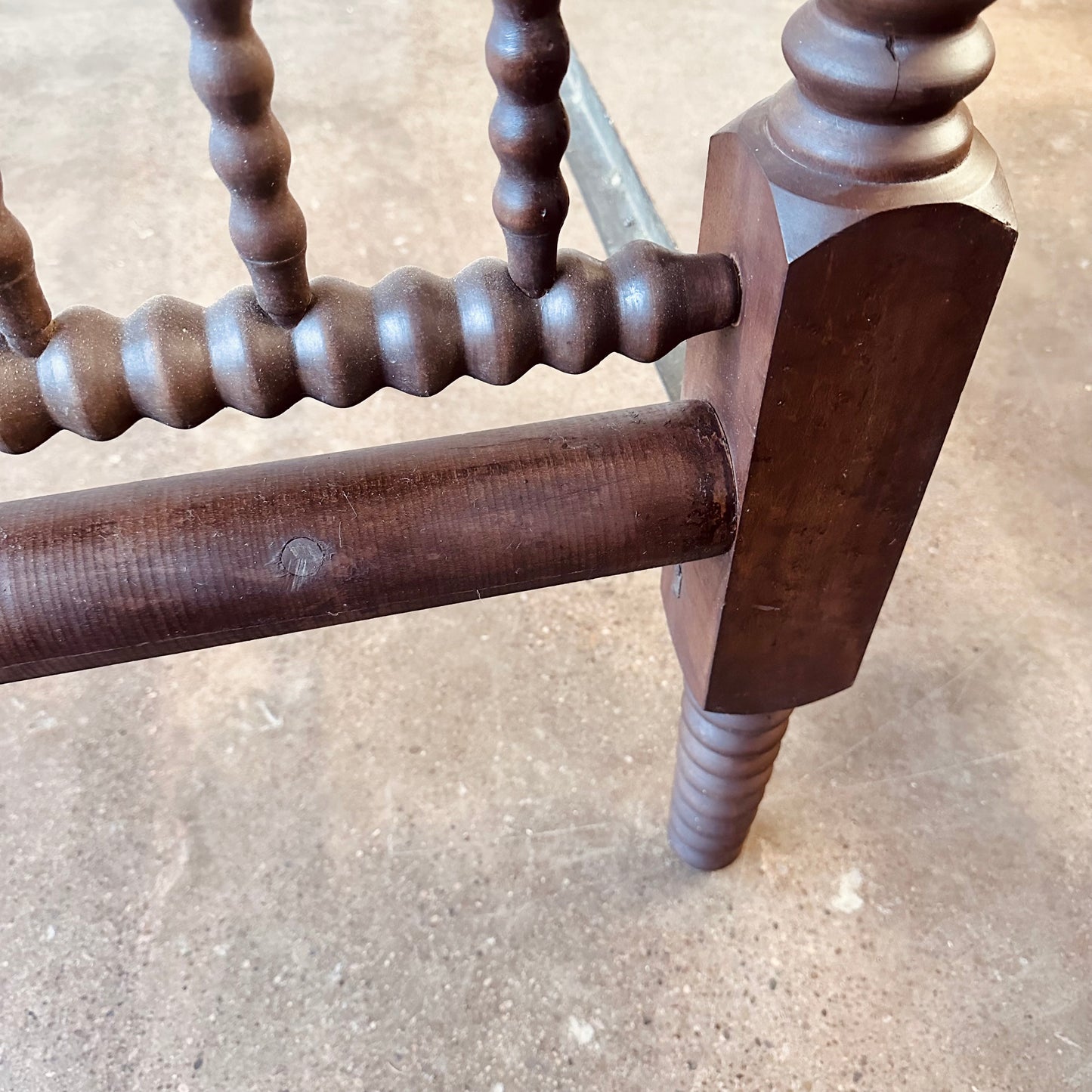ANTIQUE JENNY LIND SPINDLE SPOOL BED - SIZE FULL