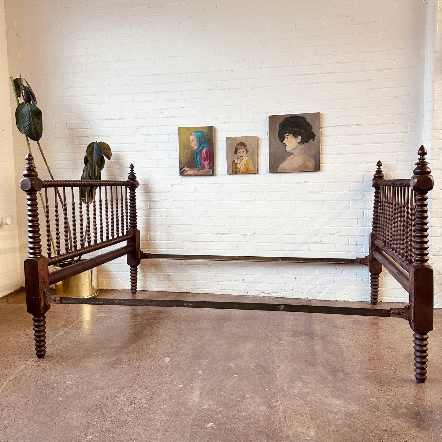 ANTIQUE JENNY LIND SPINDLE SPOOL BED - SIZE FULL