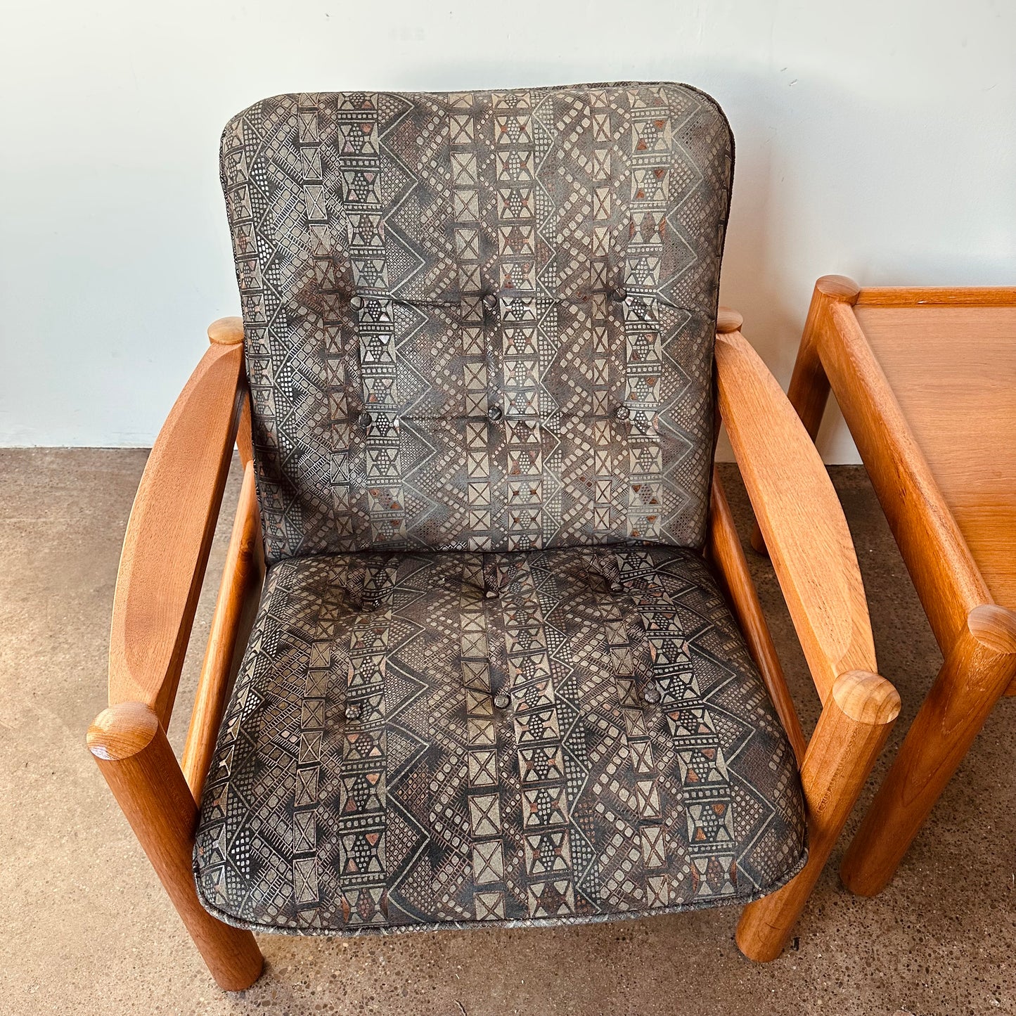 DANISH MODERN TEAK ACCENT CHAIR