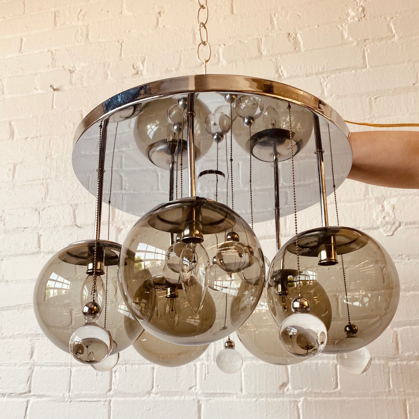 VINTAGE LIGHTOLIER FIVE GLOBE CHANDELIER