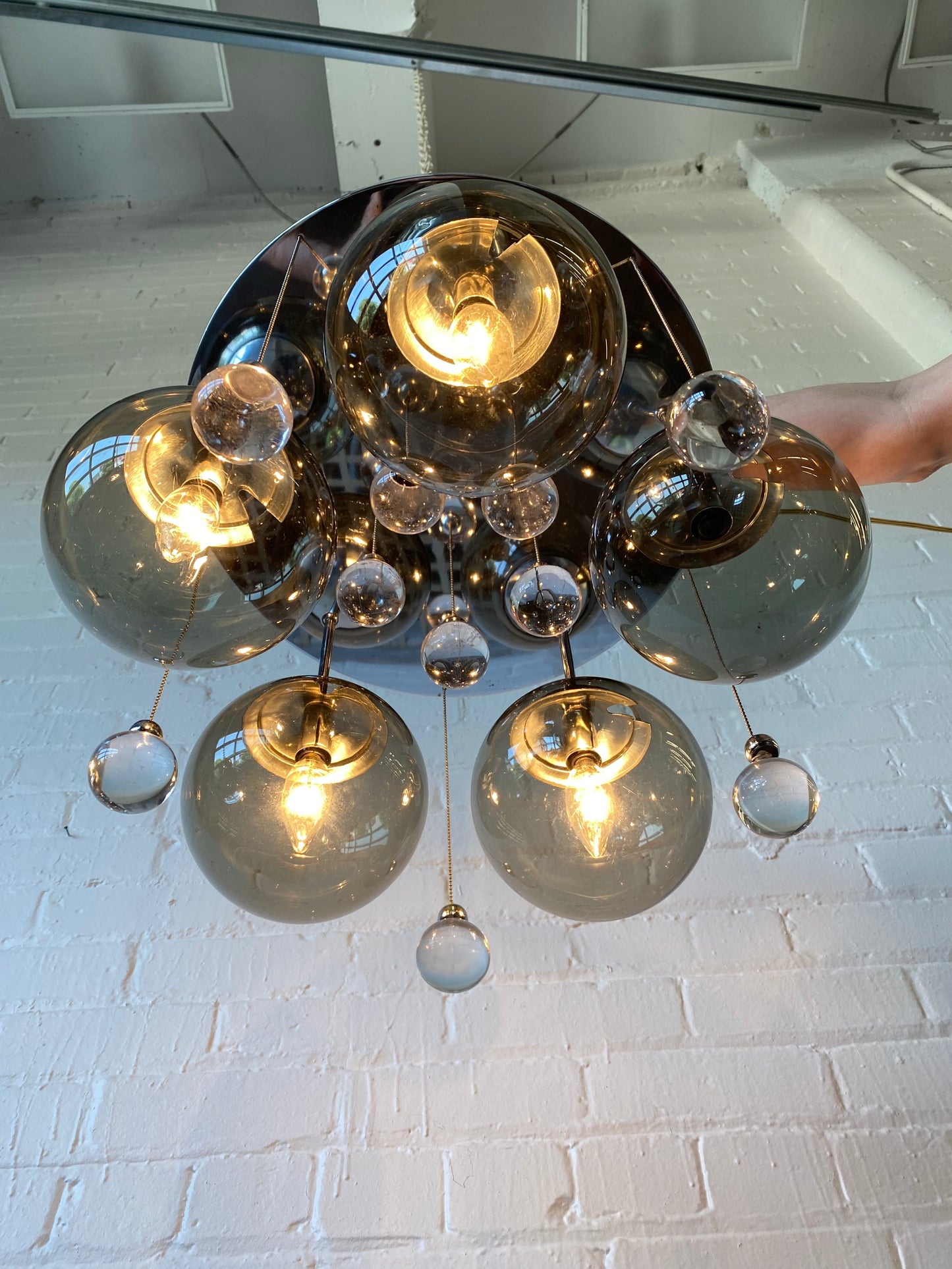 VINTAGE LIGHTOLIER FIVE GLOBE CHANDELIER