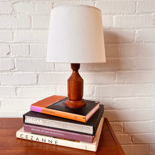 DANISH TEAK TABLE LAMP WITH TURNED DESIGN