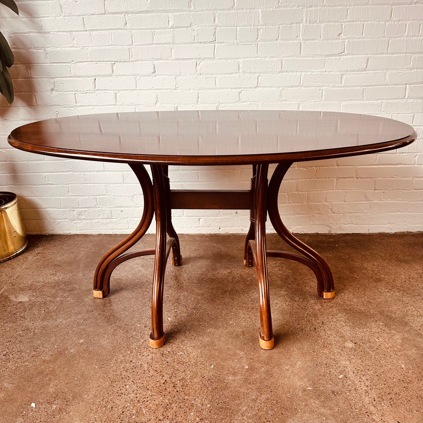 THONET BENTWOOD OVAL DINING TABLE FROM EARLY 20TH CENTURY