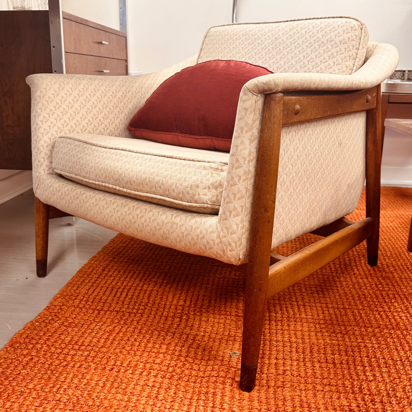 CREAM ACCENT CHAIR BY FOLKE OHLSSON FOR DUX