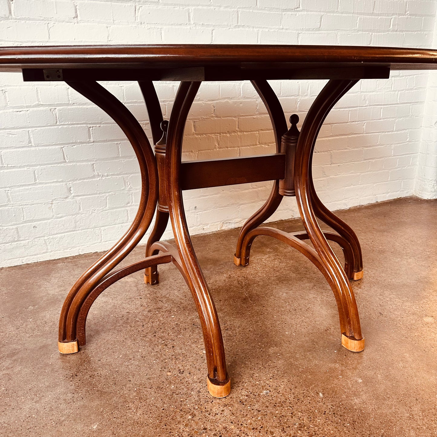 THONET BENTWOOD OVAL DINING TABLE FROM EARLY 20TH CENTURY