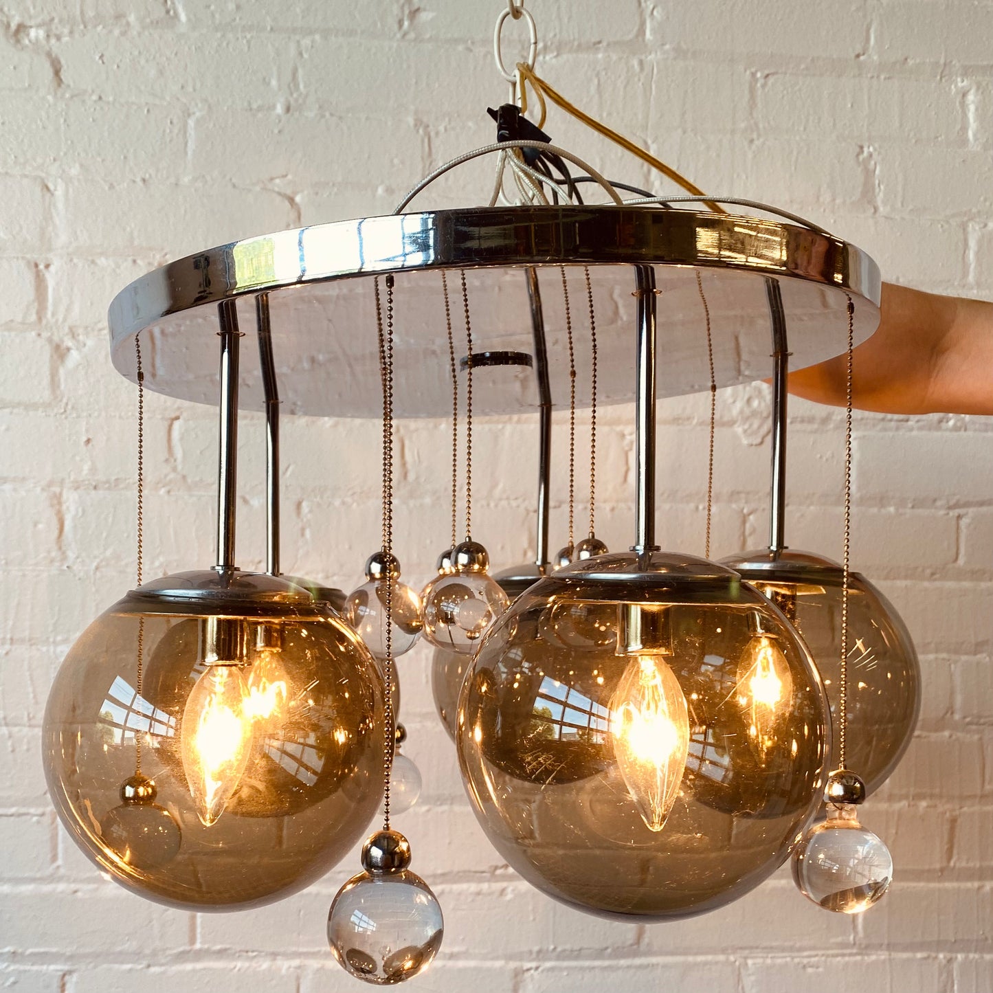 VINTAGE LIGHTOLIER FIVE GLOBE CHANDELIER
