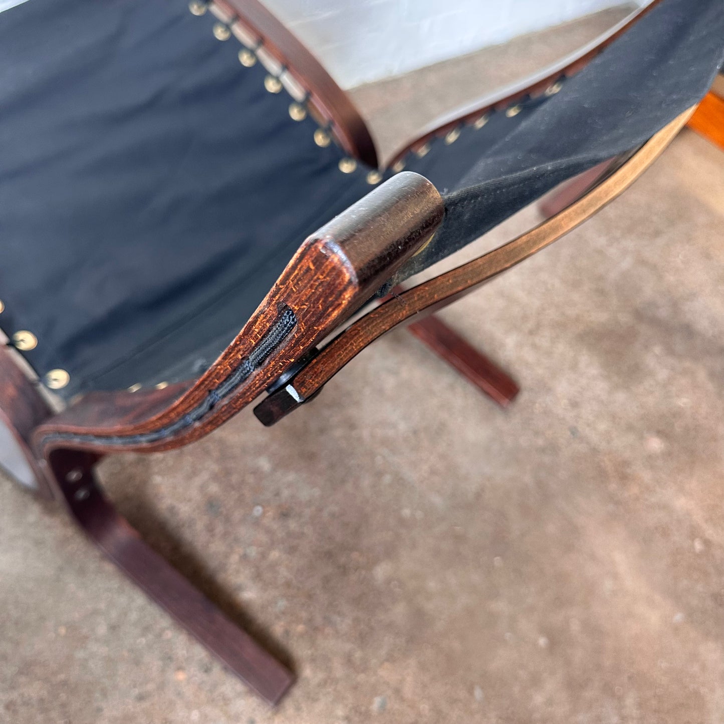 1960S BLACK LEATHER SIESTA LOUNGE CHAIR & OTTOMAN BY WESTNOFA