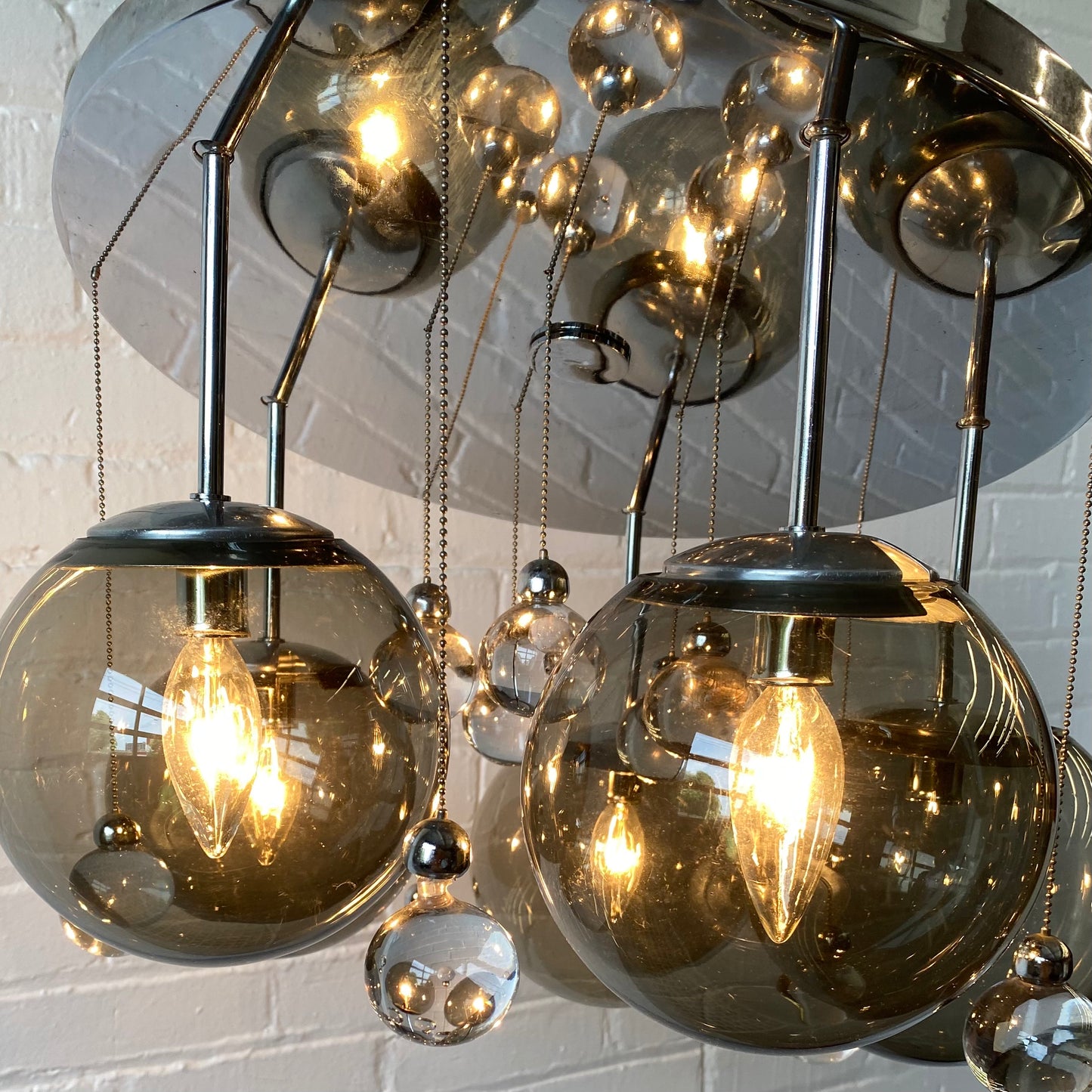 VINTAGE LIGHTOLIER FIVE GLOBE CHANDELIER