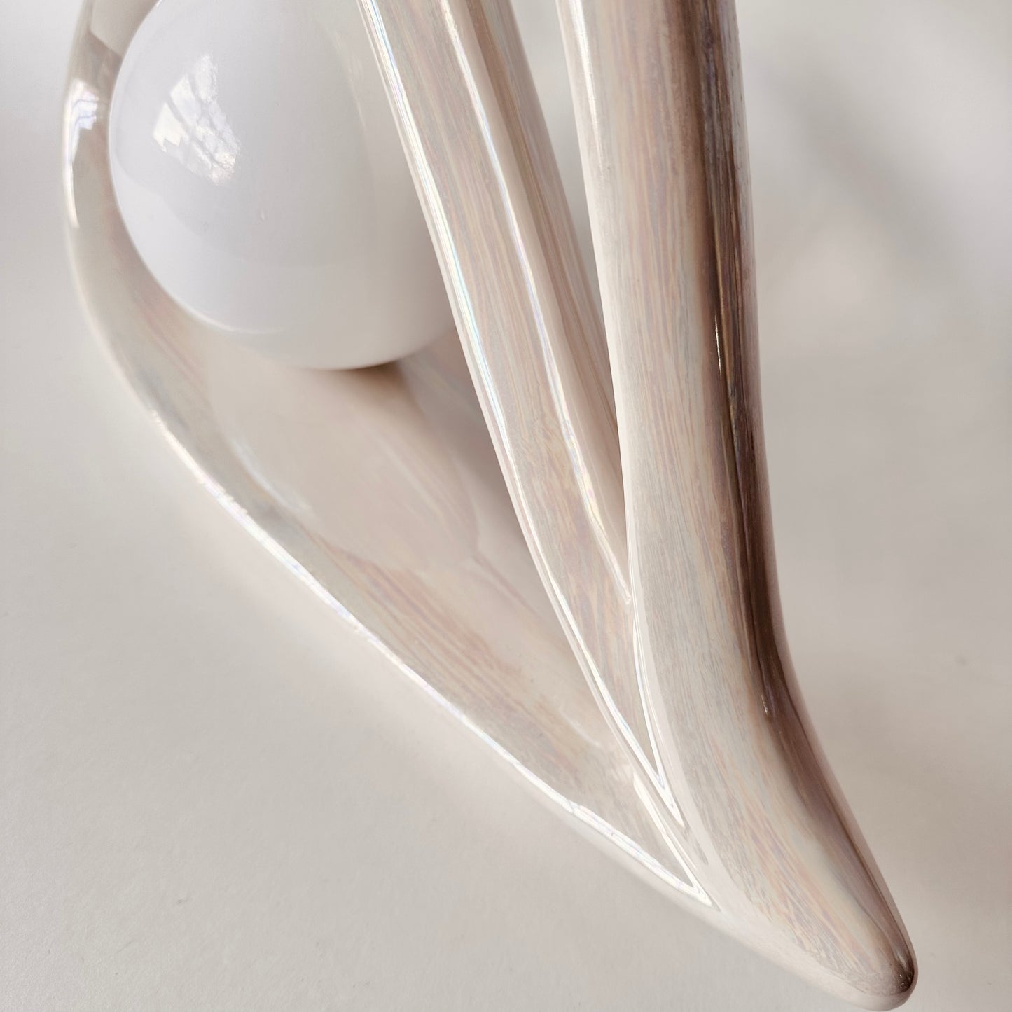 POST-MODERN HEART SHAPED CERAMIC LAMP