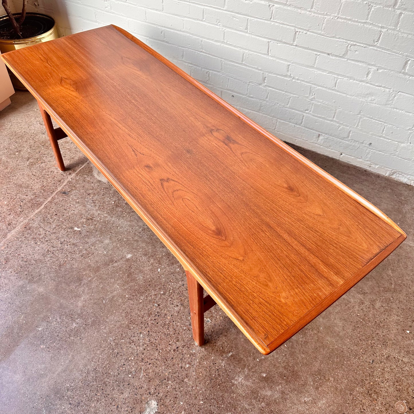 RESTORED DANISH TEAK COFFEE TABLE WITH SCULPTED LEGS
