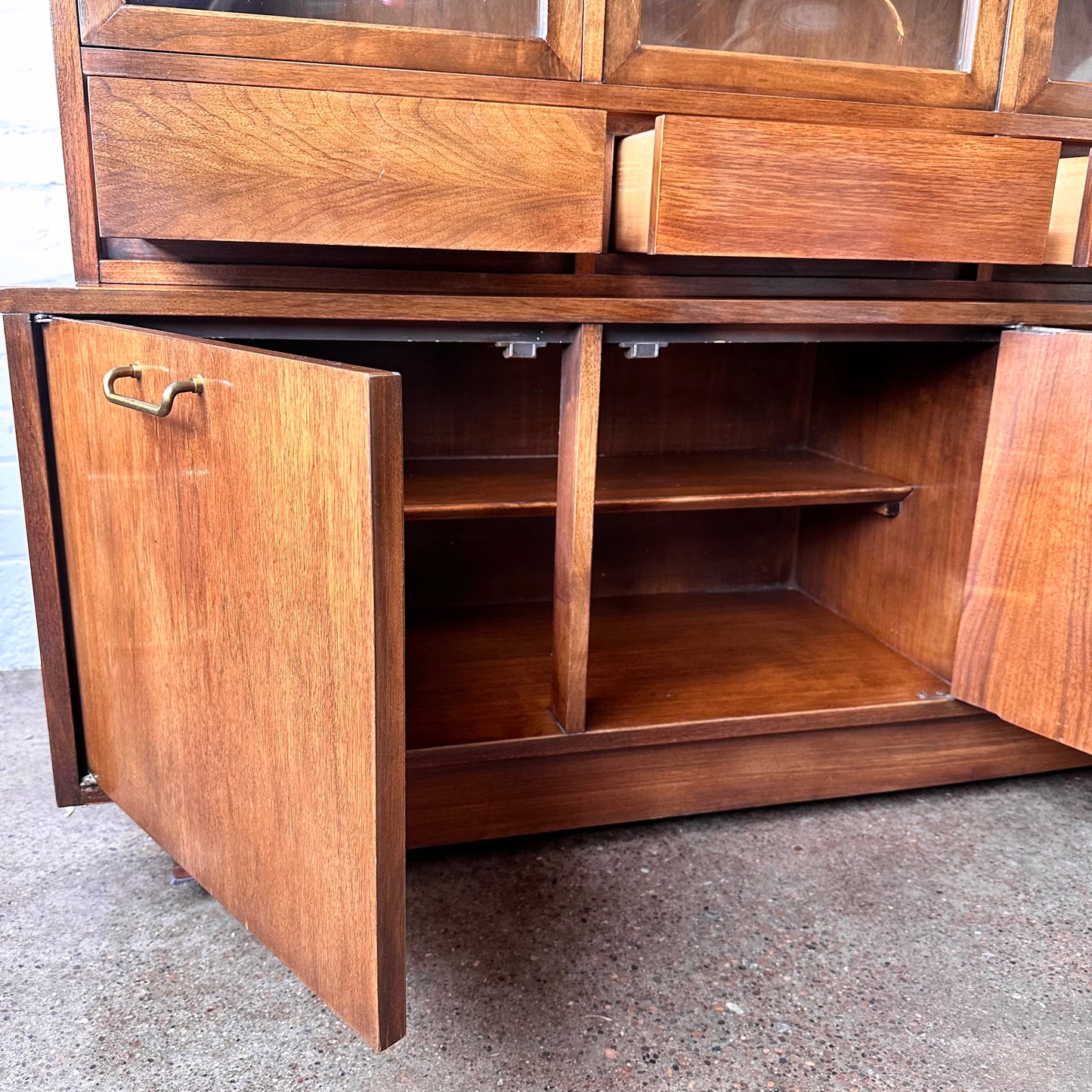 MARTINSVILLE BUBBLE GLASS HUTCH BY MERTON GERSHUN