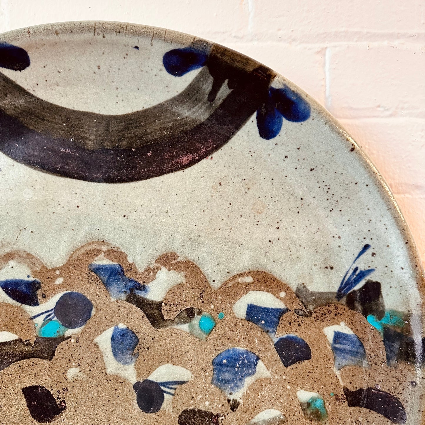 VINTAGE MID-CENTURY CERAMIC STUDIO POTTERY ROUND TRAY