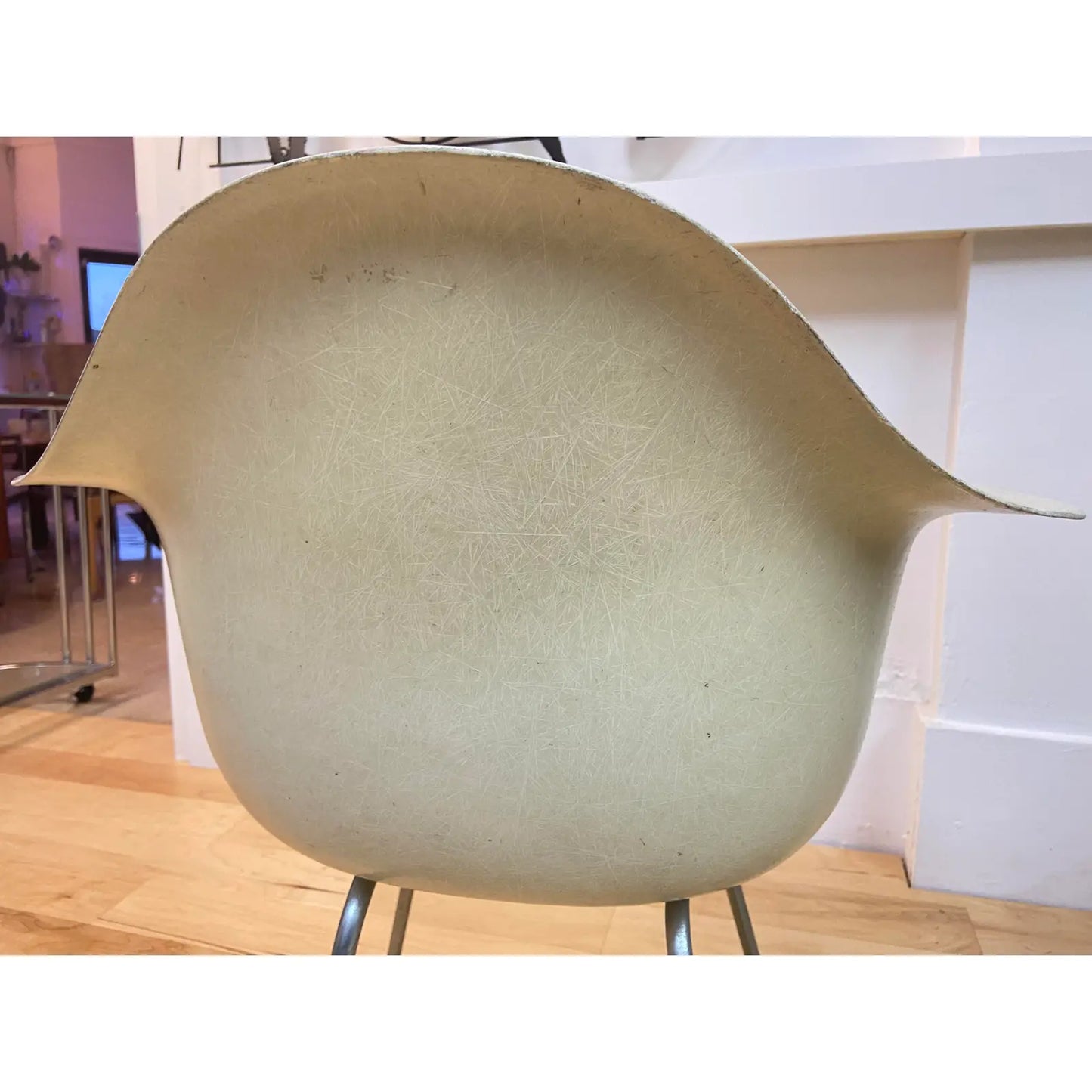 2ND GEN EAMES FOR HERMAN MILLER FIBERGLASS ARM CHAIR
