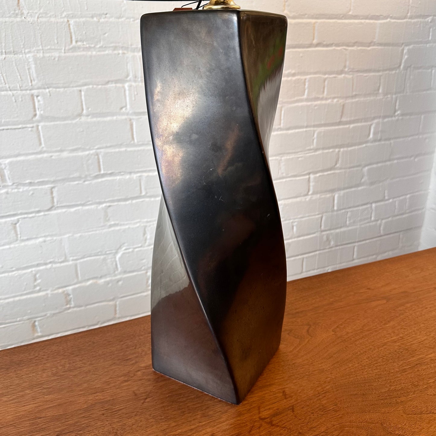 MICA BLACK TWIST TABLE LAMP WITH TRANSLUCENT SHADE