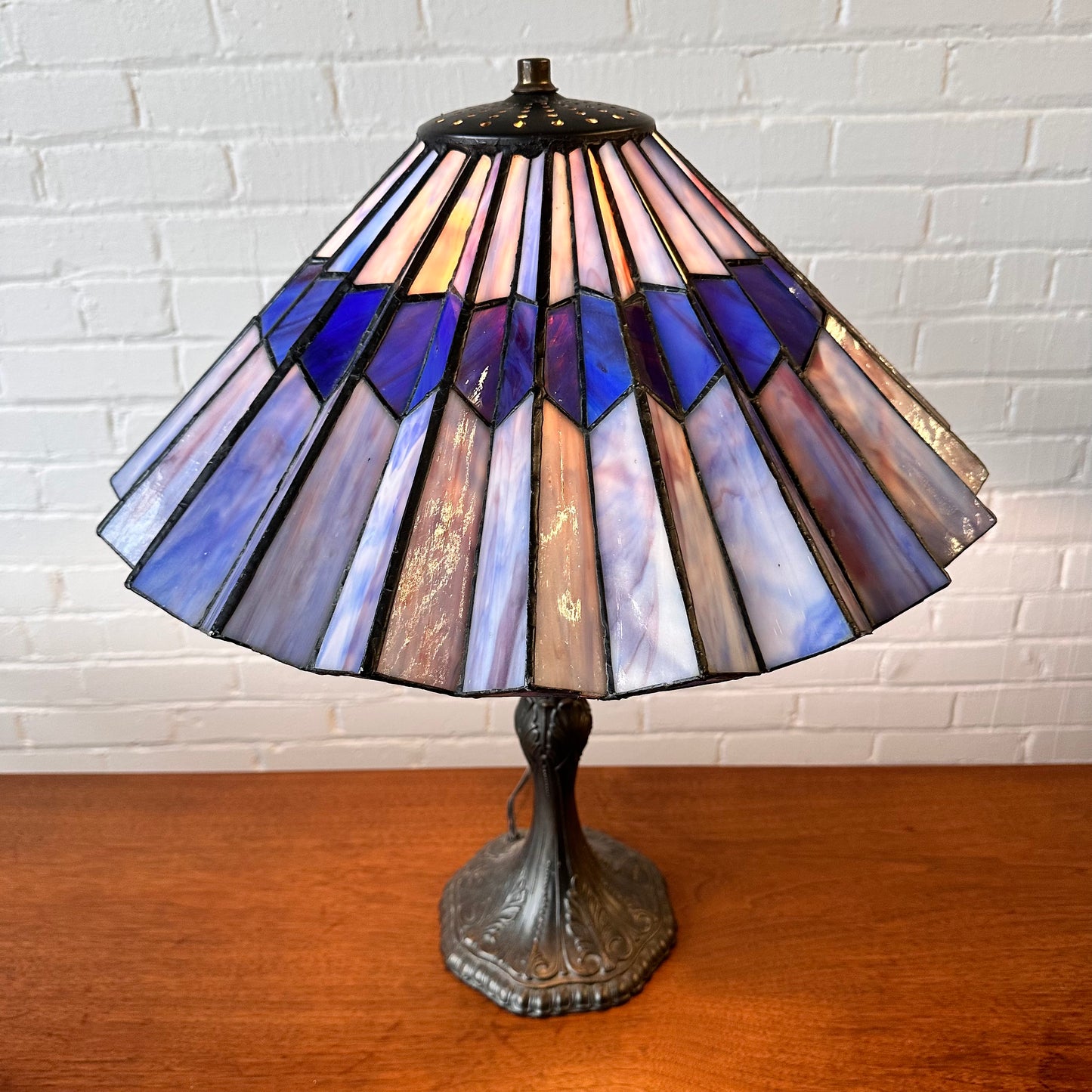 ART DECO ACCORDIAN STYLE BLUE STAINED GLASS TABLE LAMP