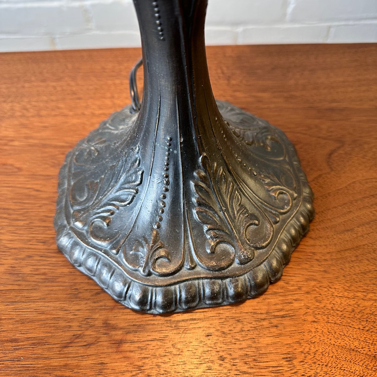 ART DECO ACCORDIAN STYLE BLUE STAINED GLASS TABLE LAMP