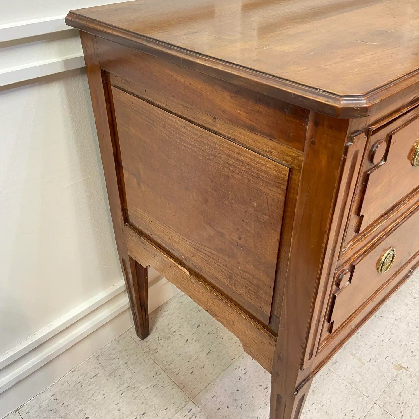 1780 FRENCH CHERRY WOOD COMMODE SAUTEUSE WITH LOCK