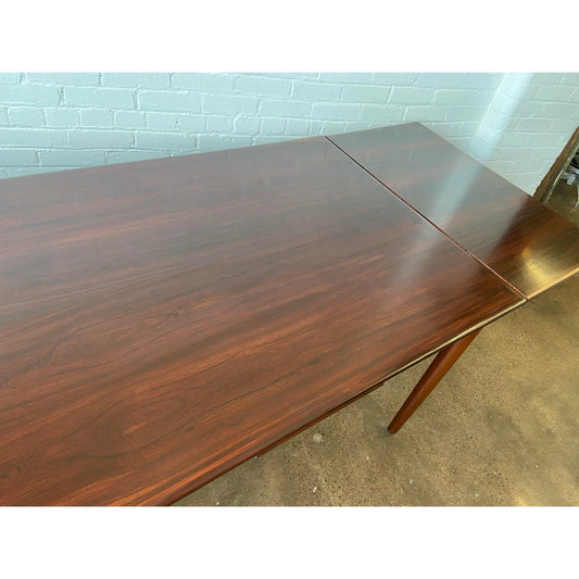EXPANDABLE DANISH ROSEWOOD DINING TABLE WITH DRAW LEAF