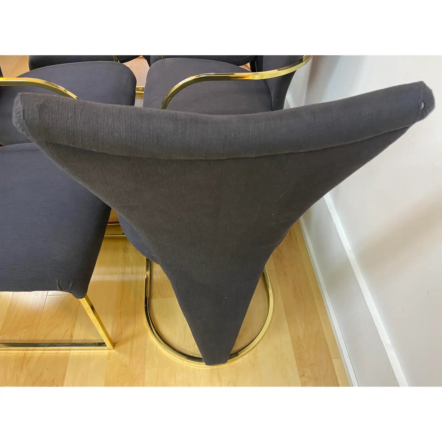 SET OF 8 DINING CHAIRS BY DESIGN INSTITUTE OF AMERICA