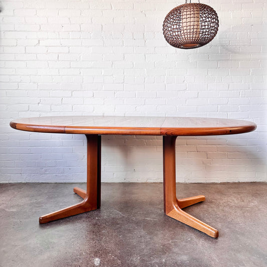 RESTORED DANISH TEAK ROUND DINING TABLE WITH LEAF