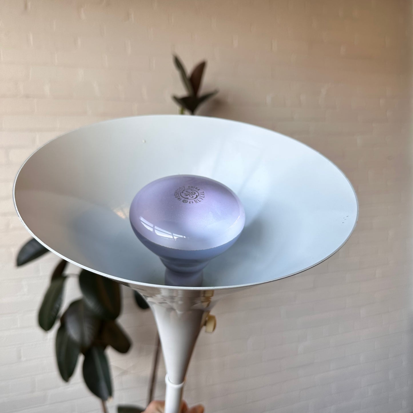 POST-MODERN WHITE TRUMPET FLOOR LAMP