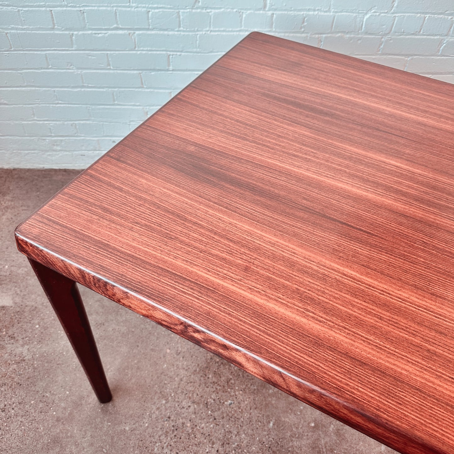 VEJLE STOLE ROSEWOOD DINING TABLE WITH EXTENSIONS