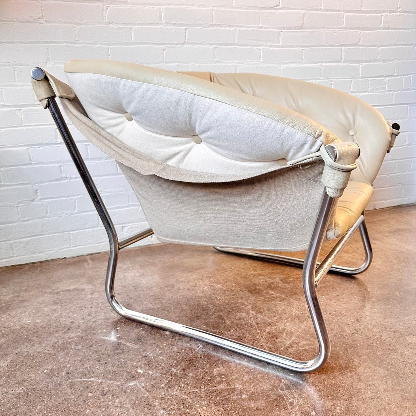 TREGA CHROME & LEATHER SLING CHAIR BY TORMOD ALNAES