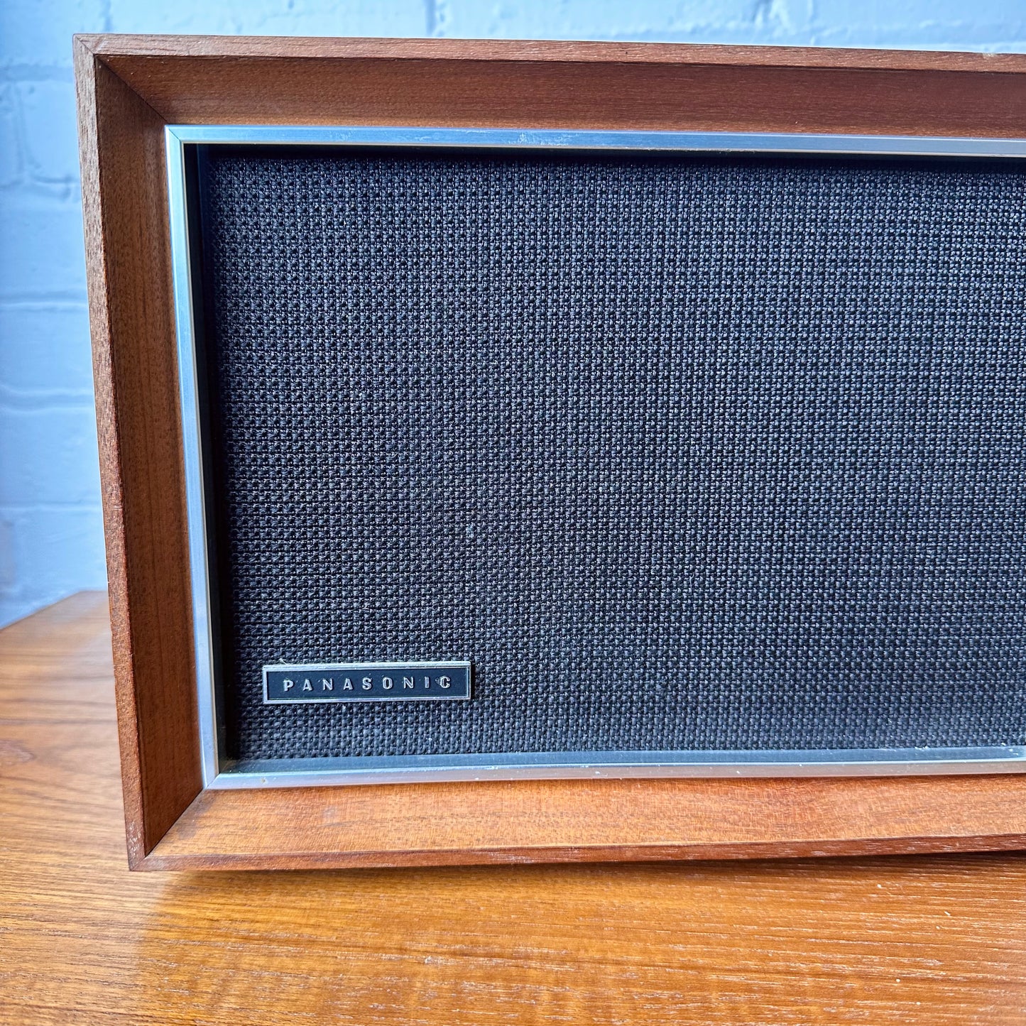 1968 PANASONIC TEAK SOLID STATE RADIO MODEL RE-7257