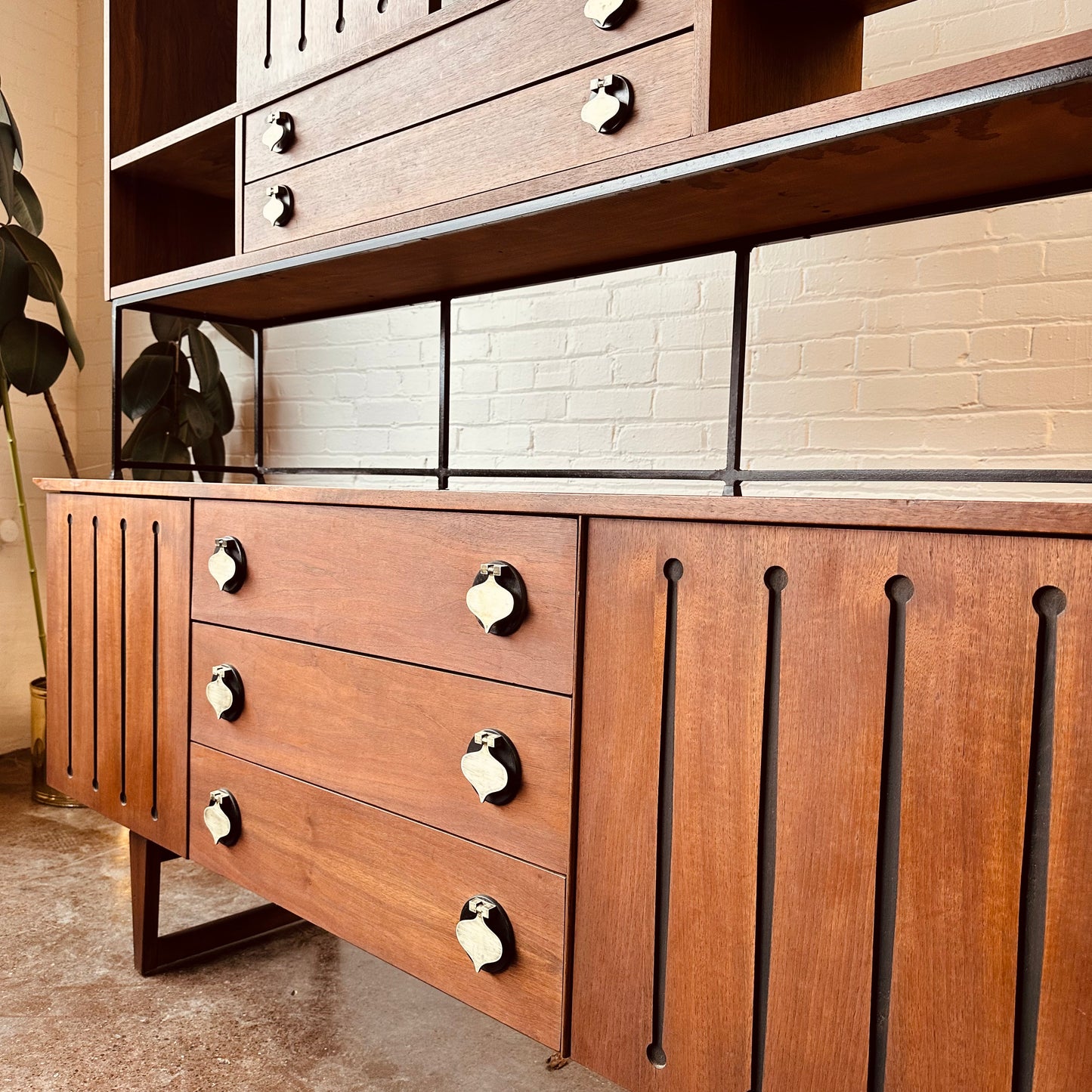 STANLEY WALNUT SPADE ROOM DIVIDER/WALL UNIT