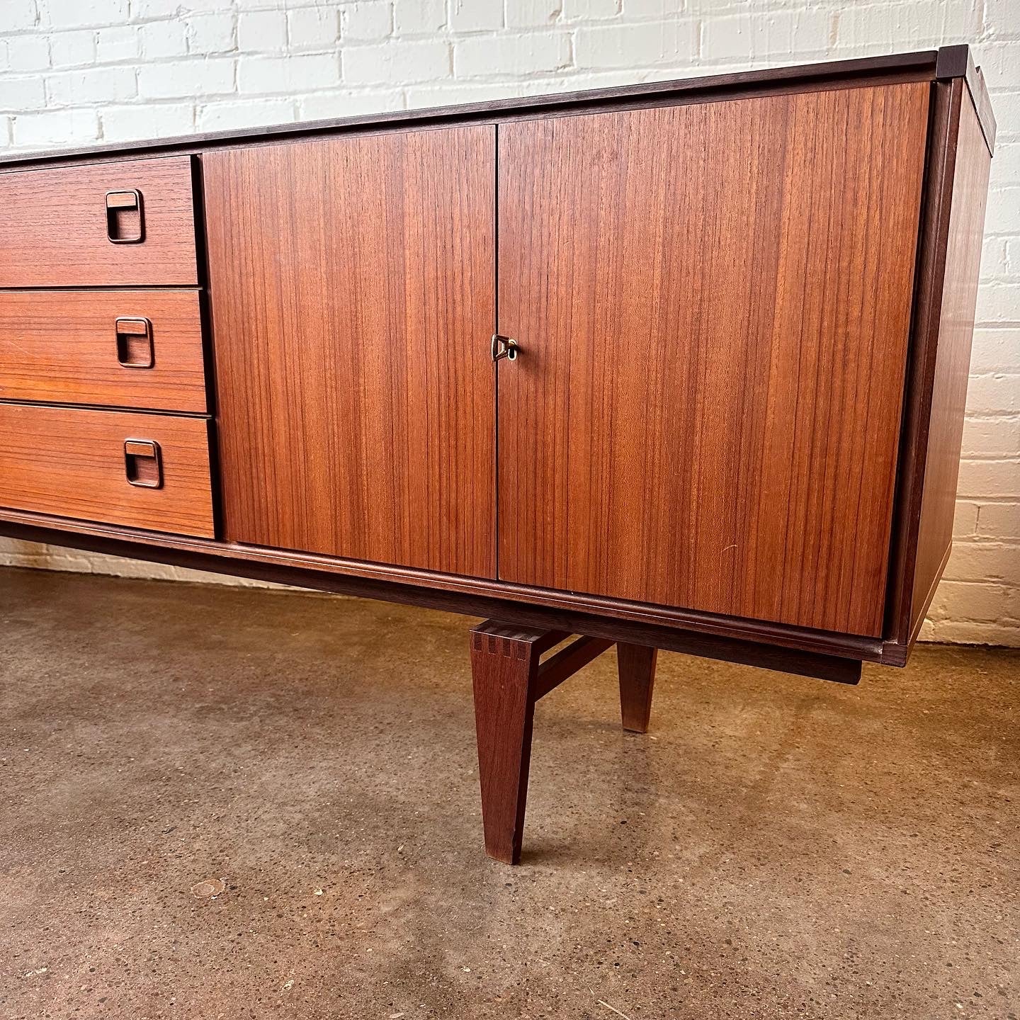 DUTCH MODERN LOWBOARD CREDENZA BY MARTEN FRANCKENA