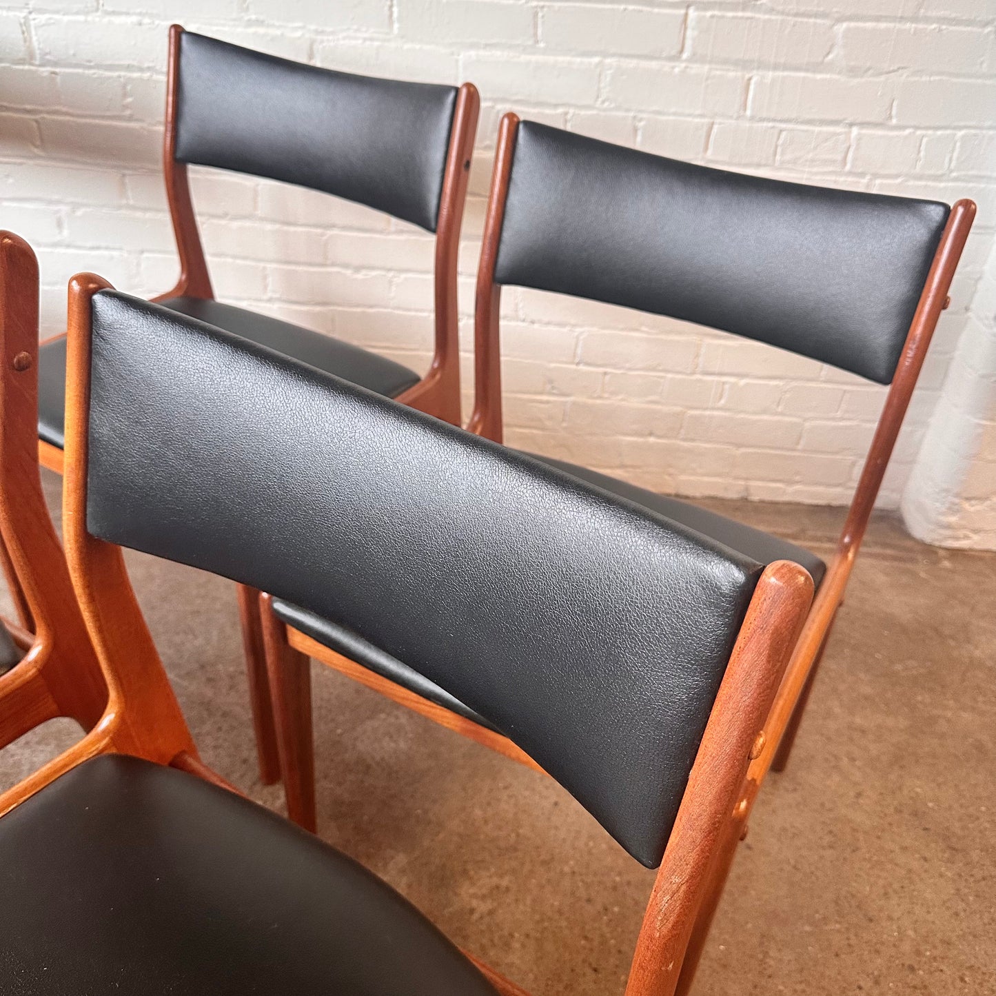 RESTORED JOHANNES ANDERSEN TEAK DINING CHAIRS FOR ULDUM - SET OF 8