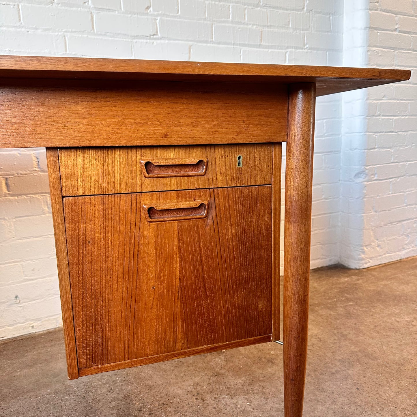 DANISH MODERN TEAK DROP LEAF WRITING DESK BY GUNNAR NIELSEN FOR TIBERGAARD