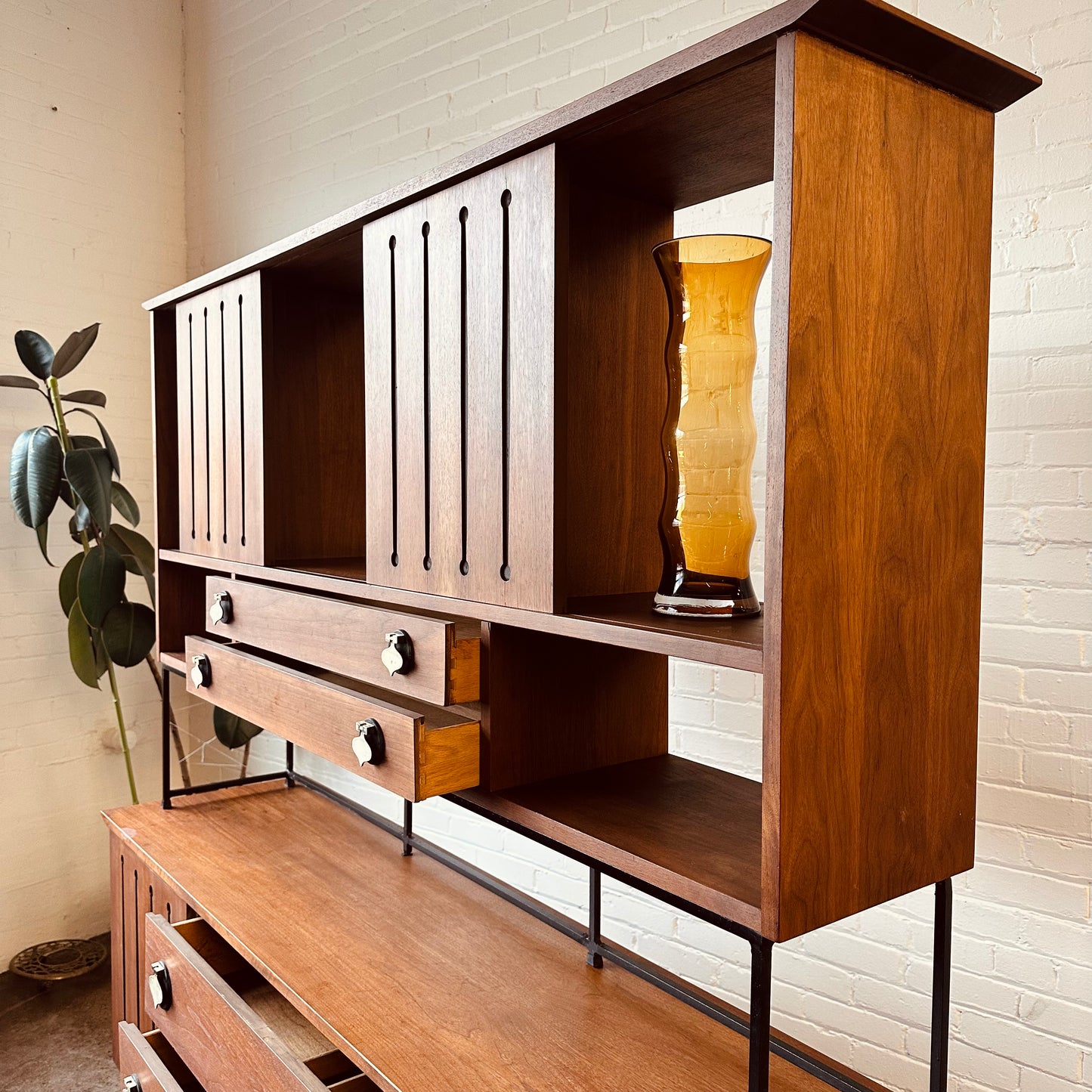 STANLEY WALNUT SPADE ROOM DIVIDER/WALL UNIT