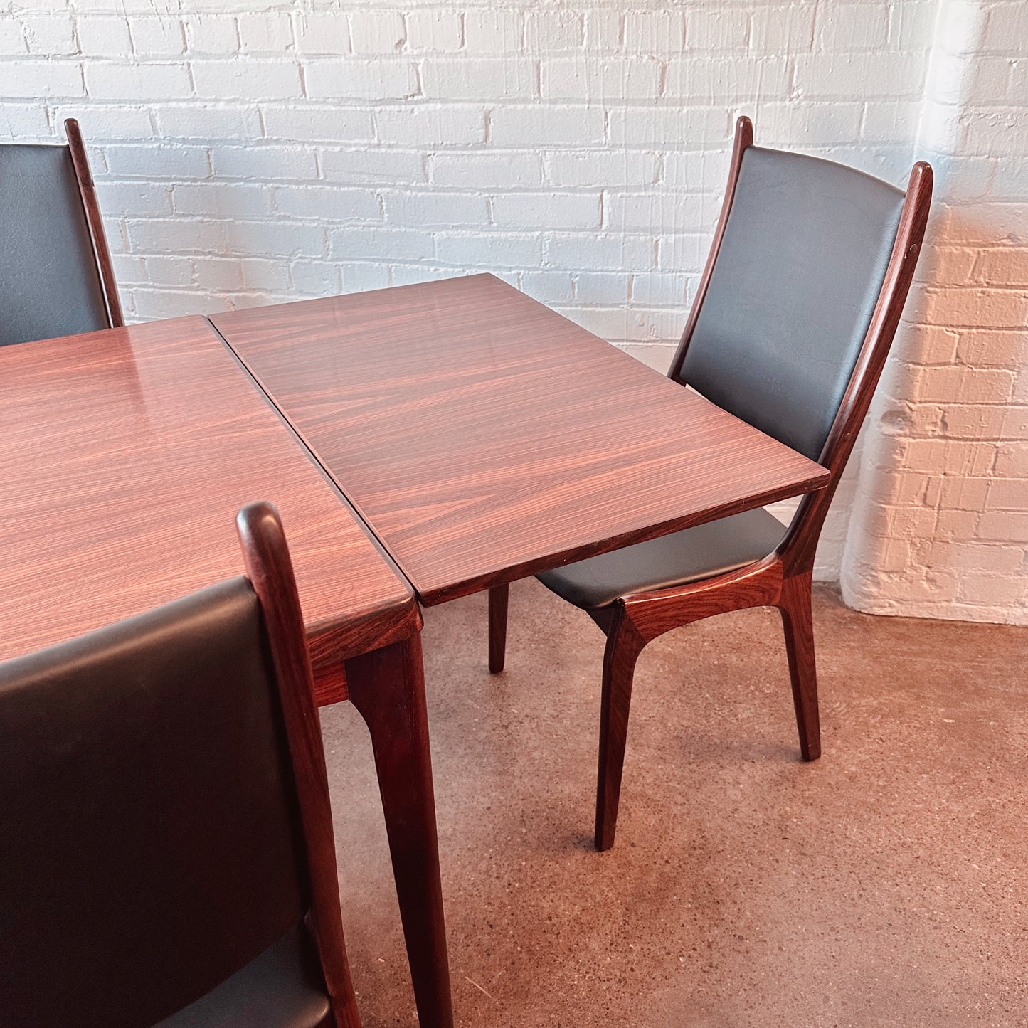 VEJLE STOLE ROSEWOOD DINING TABLE WITH EXTENSIONS