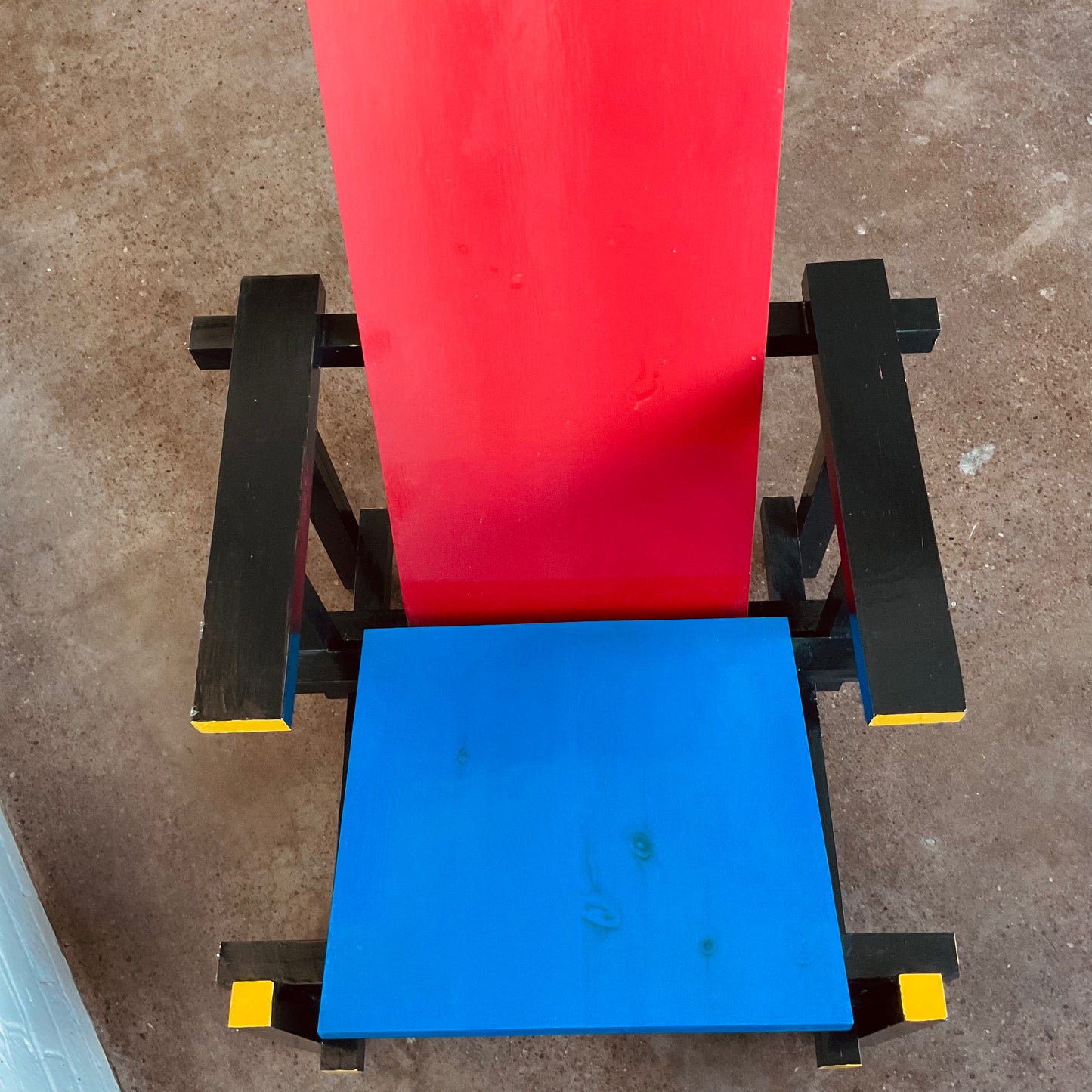 BAUHAUS STYLE RED + BLUE CHAIR BY GARRIT RIETVALD