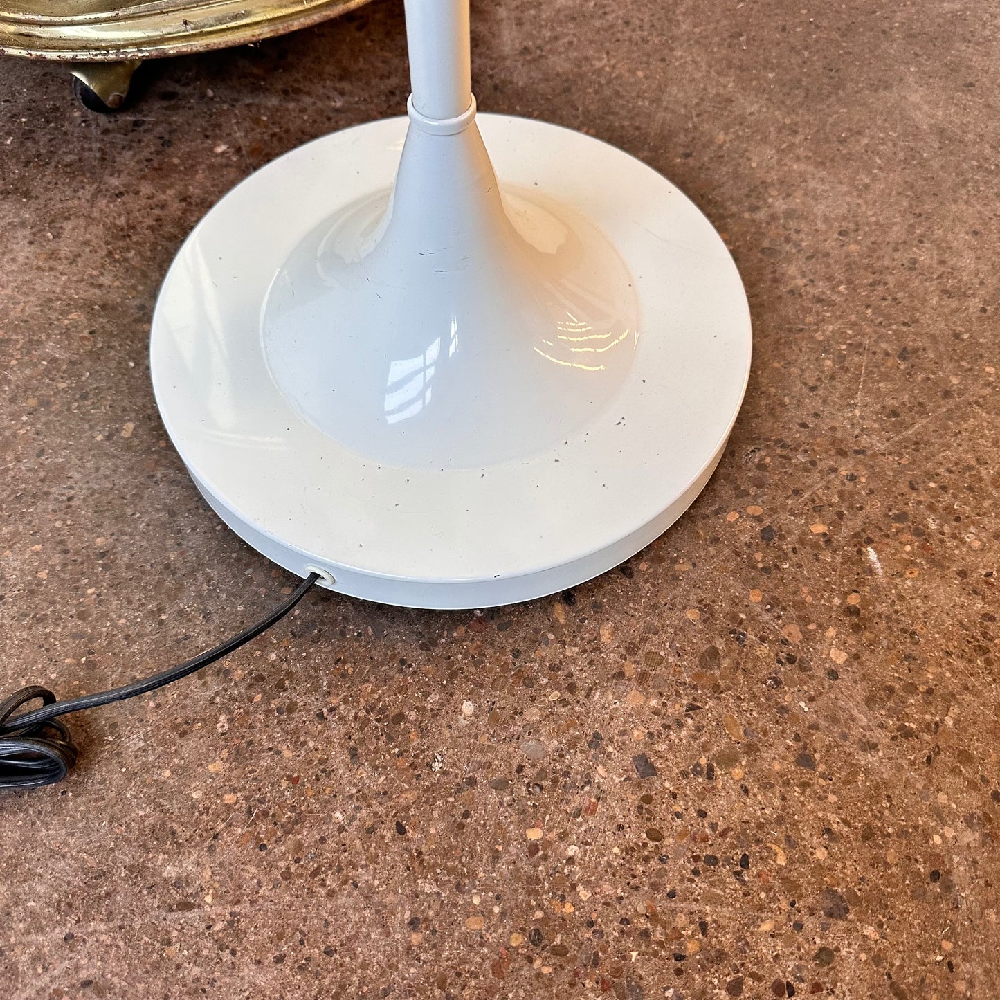 POST-MODERN WHITE TRUMPET FLOOR LAMP